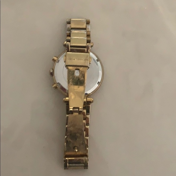 Michael Kors gold watch - Picture 4 of 6